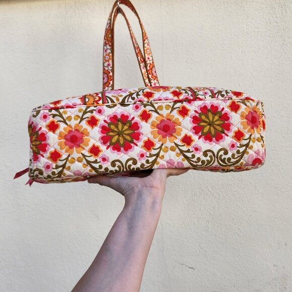5/$100 SALE - Vera Bradley Folkloric Quilted Floral Bag - Picture 6 of 11
